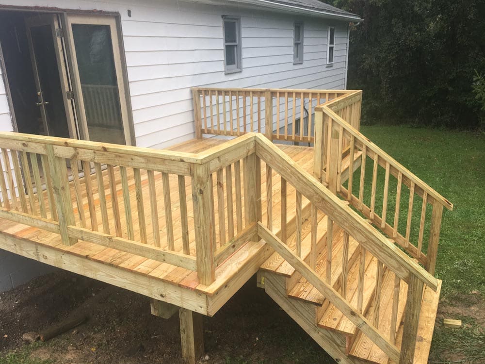 Front wooden porch - Hen House Decks
