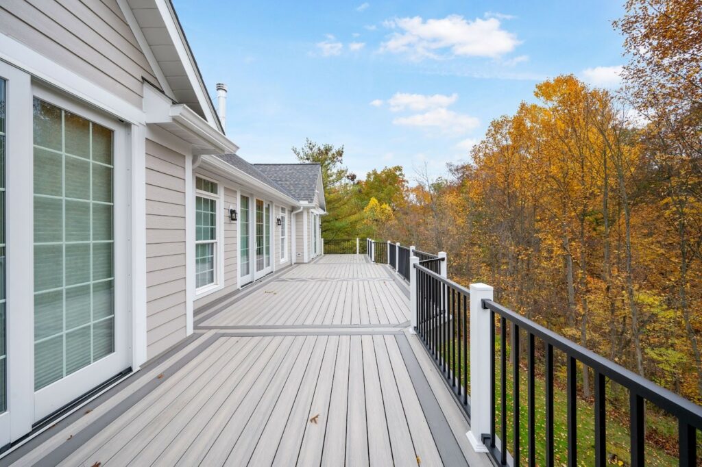 Photo of an elevated deck built with Moistureshield decking materials.